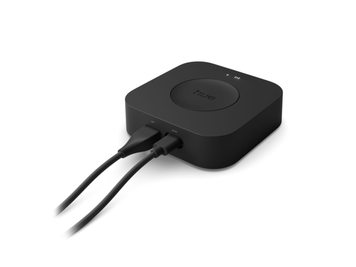 Philips Hue Bridge Pro lässt sich per Ethernet-Kabel mit dem Router verbinden. (Bild: Signify)